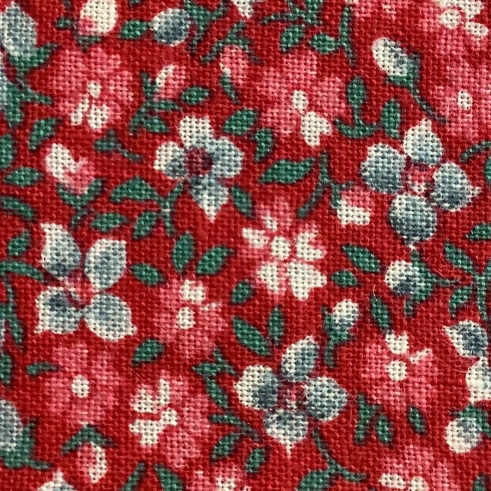 🌹 1.5 yards 52” x 43” of Peter Pan vintage fabric Red pink blue floral fabric - Picture 2 of 5